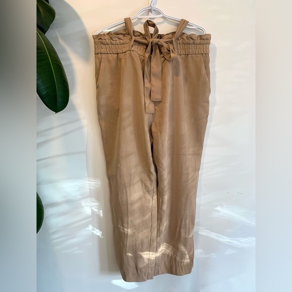 🔥3/15 SALE🔥ZARA High rise Paperbag Pants - Picture 2 of 12